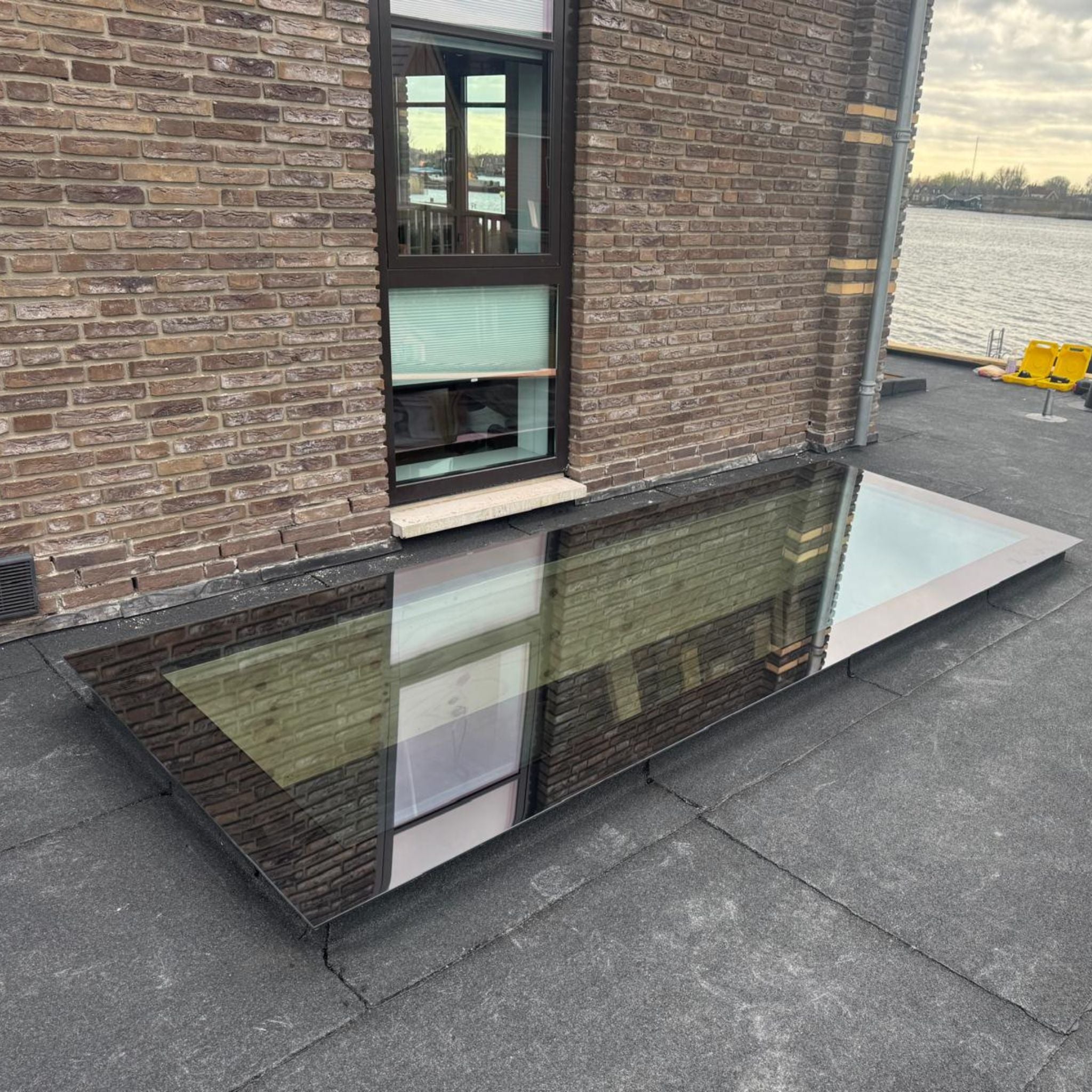 40 x 200 cm Platdakraam, HR+++ Driedubbel glas, U-waarde: 0,9 W/m²K