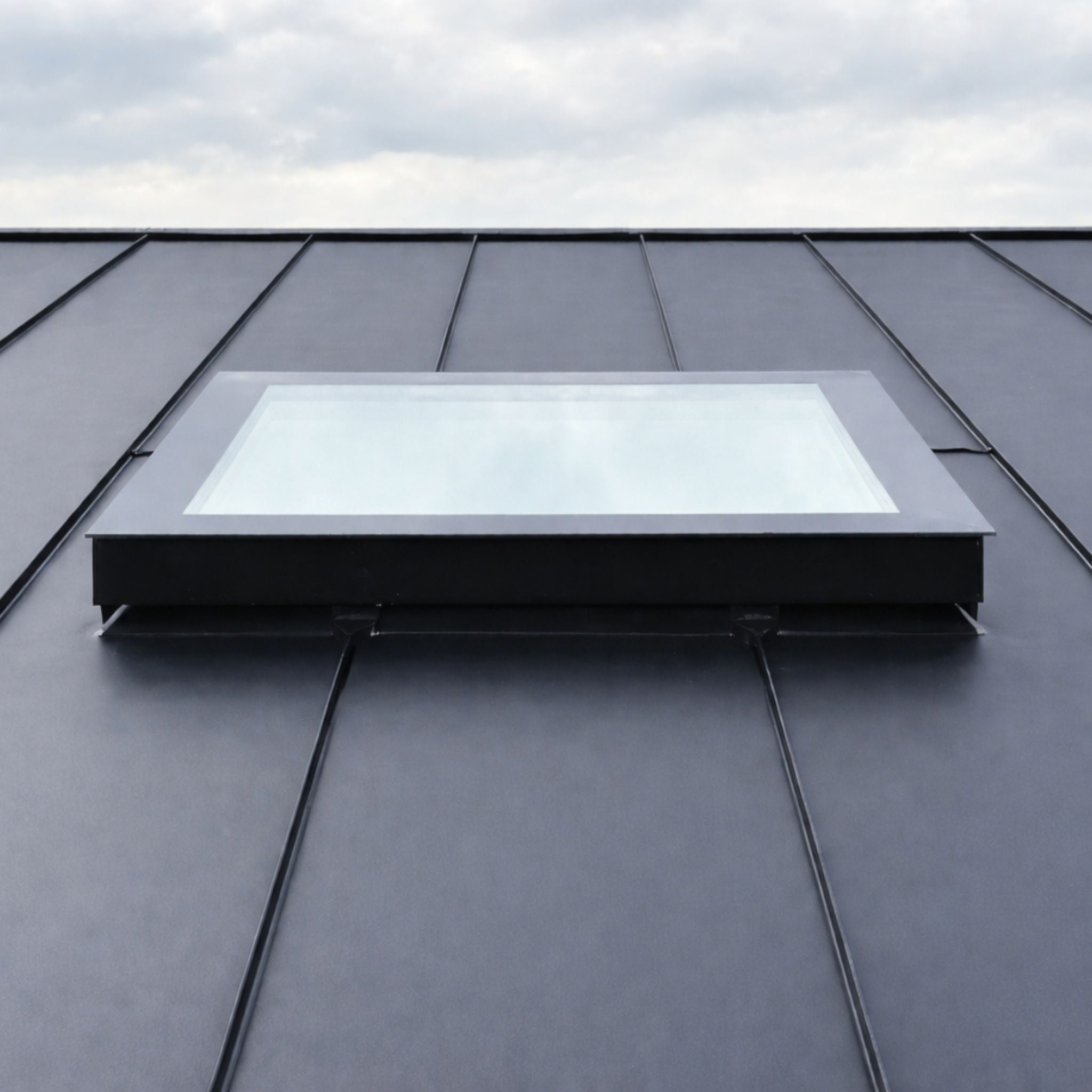 30 x 30 cm Dakraam schuin dak, Driedubbel glas, U-waarde: 0,9 W/m²K